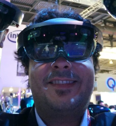 Antonio Montesano, Head of Digital OMD, prova la AR dei Microsoft Hololens