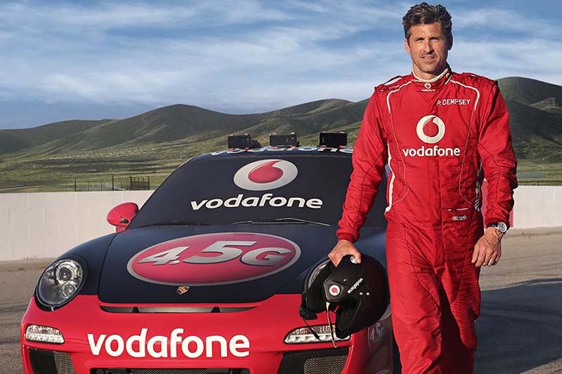 Vodafone lancia la rete mobile 4.5G con un test drive mozzafiato di Patrick Dempsey