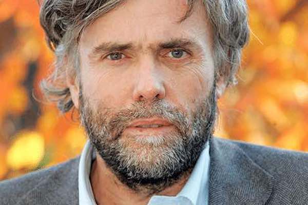 Francesco Morace. La transizione della comunicazione dai contenuti narcisistici ai SuperTestimoni tra Educazione e Integrità Francesco Morace. La transizione della comunicazione dai contenuti narcisistici ai SuperTestimoni tra Educazione e Integrità