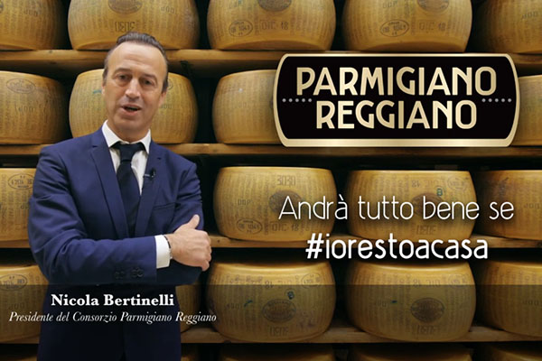 “Anche noi restiamo a casa": il Consorzio del Parmigiano Reggiano va in tv e su stampa e rassicura gli italiani