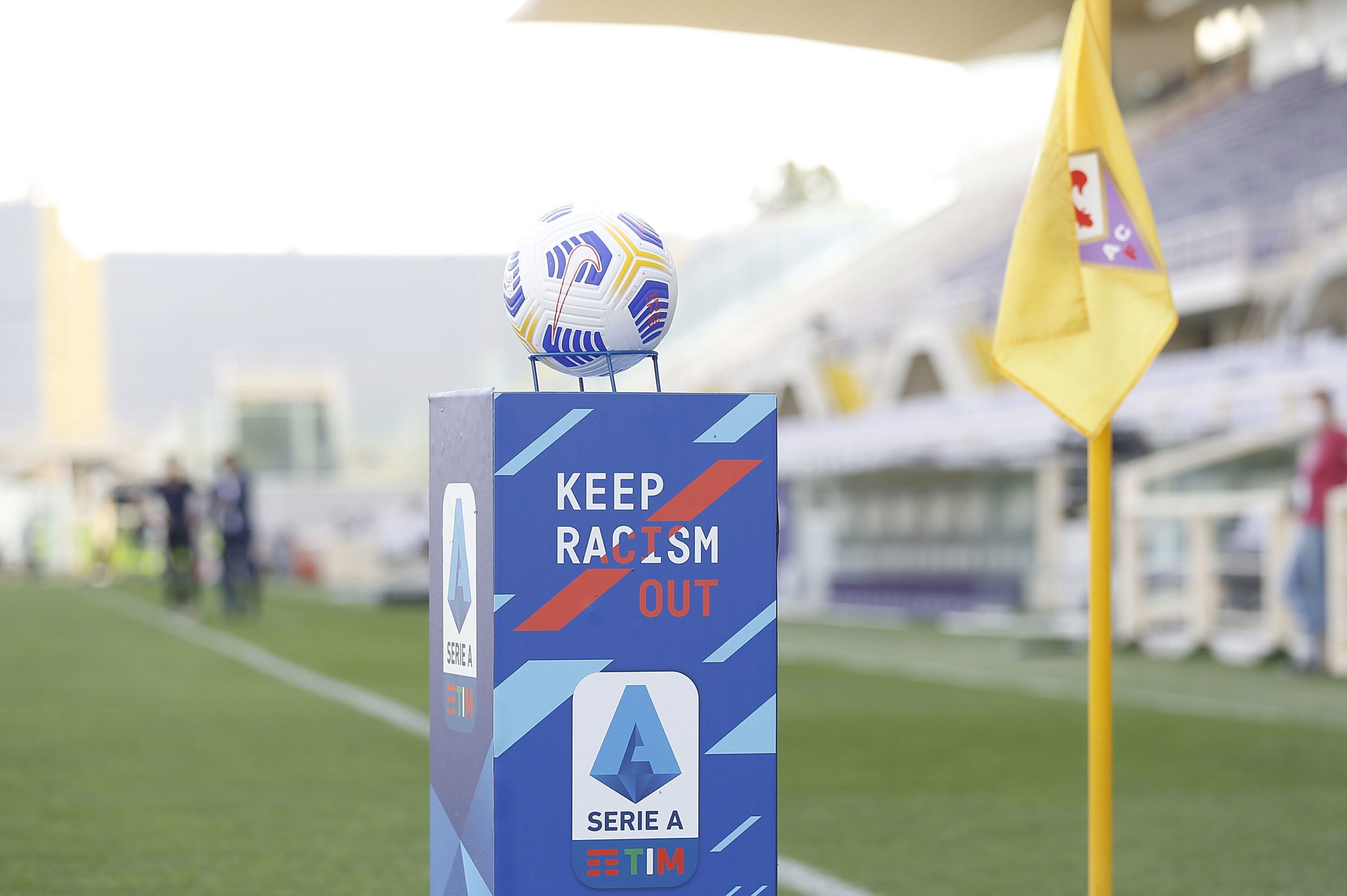 ‘Keep Racism Out’, il Campionato di Serie A TIM è ripartito con un messaggio contro il razzismo.La campagna è firmata da Ragù Communication