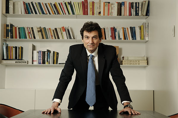 Valerio Fiorespino è il nuovo chief corporate officer di Lux Vide, società di produzione audiovisiva guidata dall’a.d. Luca Bernabei. Valerio Fiorespino è il nuovo chief corporate officer di Lux Vide, società di produzione audiovisiva guidata dall’a.d. Luca Bernabei.