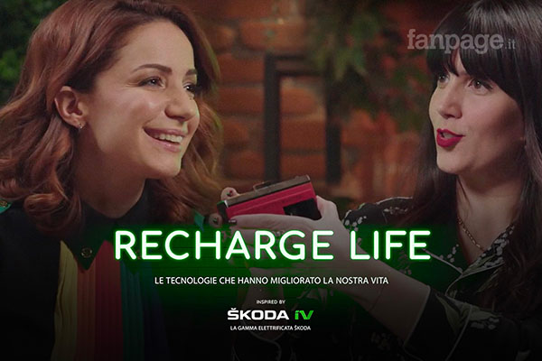 Skoda Italia racconta il cambiamento tecnologico con video talk su Fanpage.it con Andrea Delogu