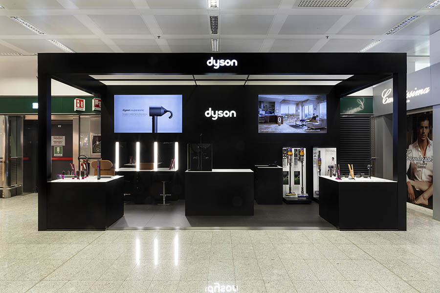 Dyson con IgpDecaux punta sul pubblico degli aeroporti aprendo due shop a Linate e Malpensa