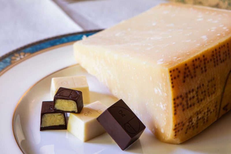 Nascono le praline di cioccolato al Parmigiano Reggiano. A lanciarle è Fabio Fazio con la Lavoratti 1938